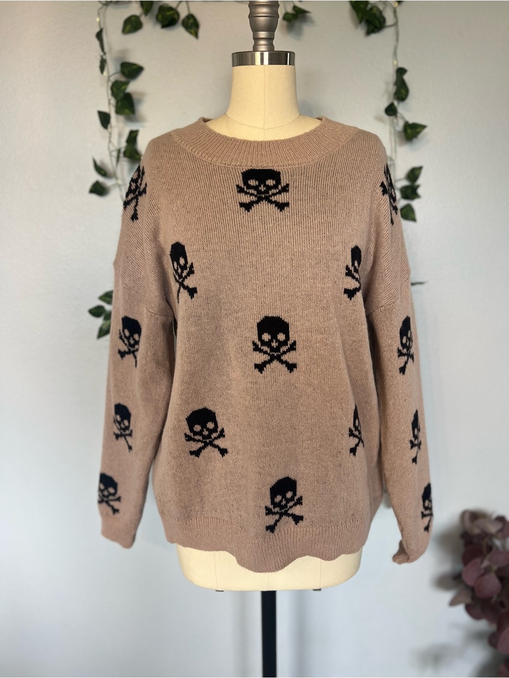 No Boundaries NWT Skull Crewneck Sweater Mocha Tan Brown Large L 11-13